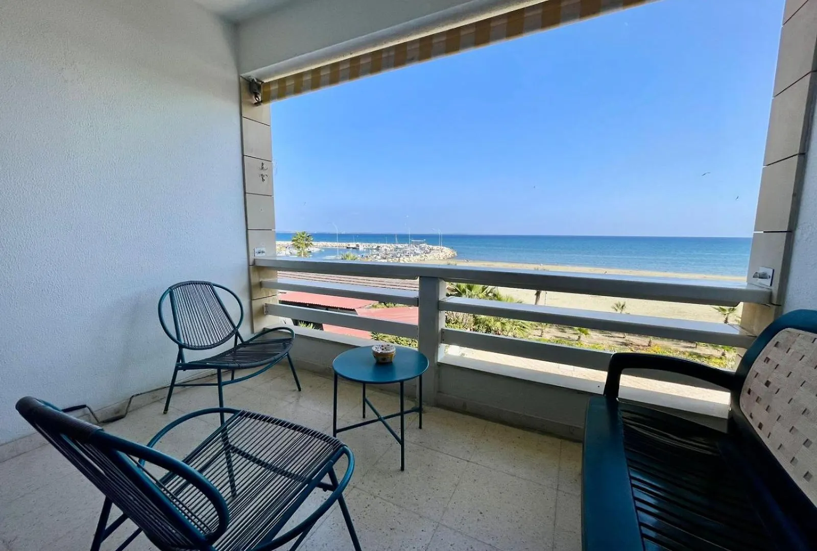 Sea View Suite In Makenzy Larnaca