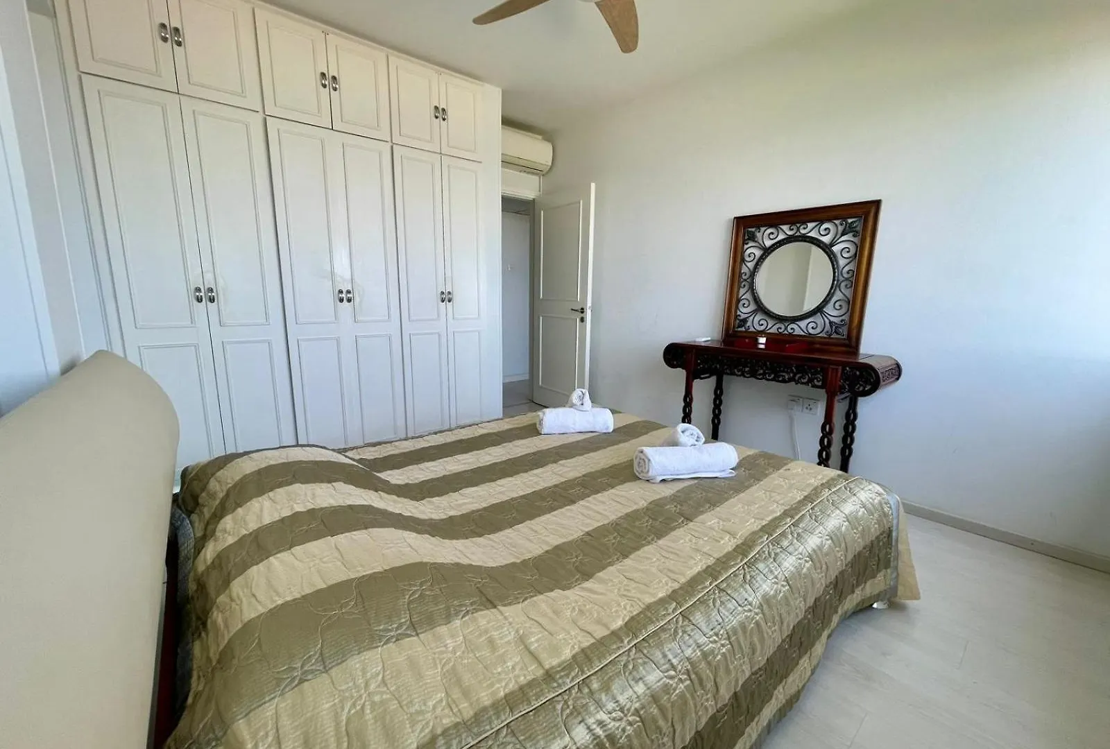 Sea View Suite In Makenzy Larnaca Cypr